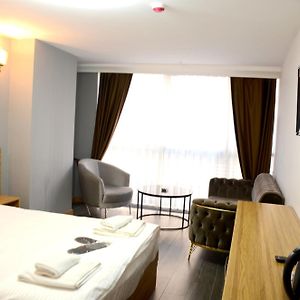 Waves Hotel